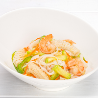 Лапша с морепродуктами и острым соусом