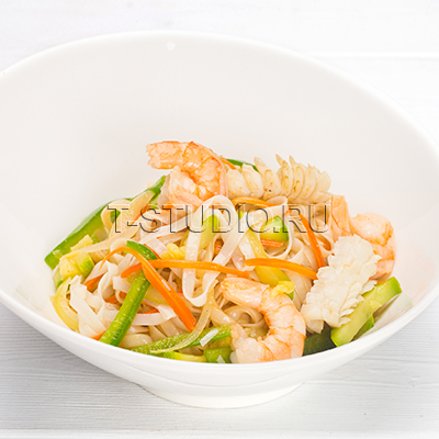 Лапша с морепродуктами и устричным соусом